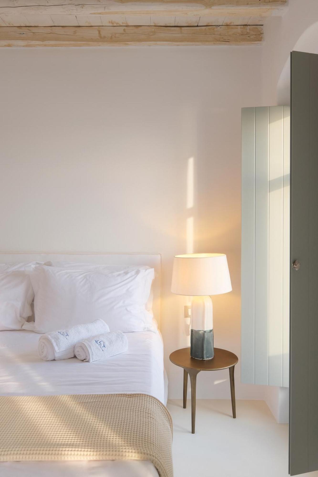 Odyssey Rock Milos Sunset Suites Plaka  外观 照片