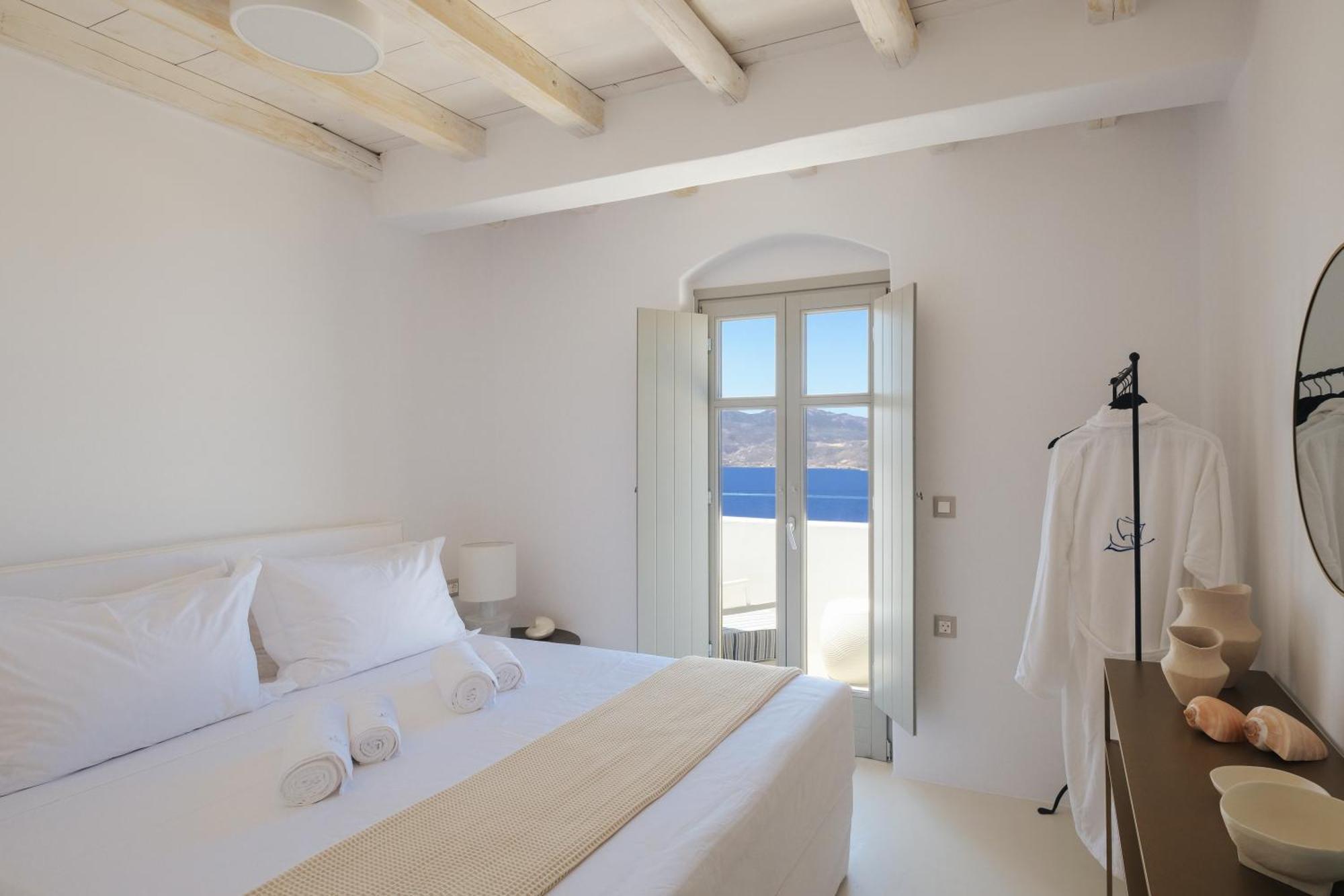 Odyssey Rock Milos Sunset Suites Plaka  外观 照片