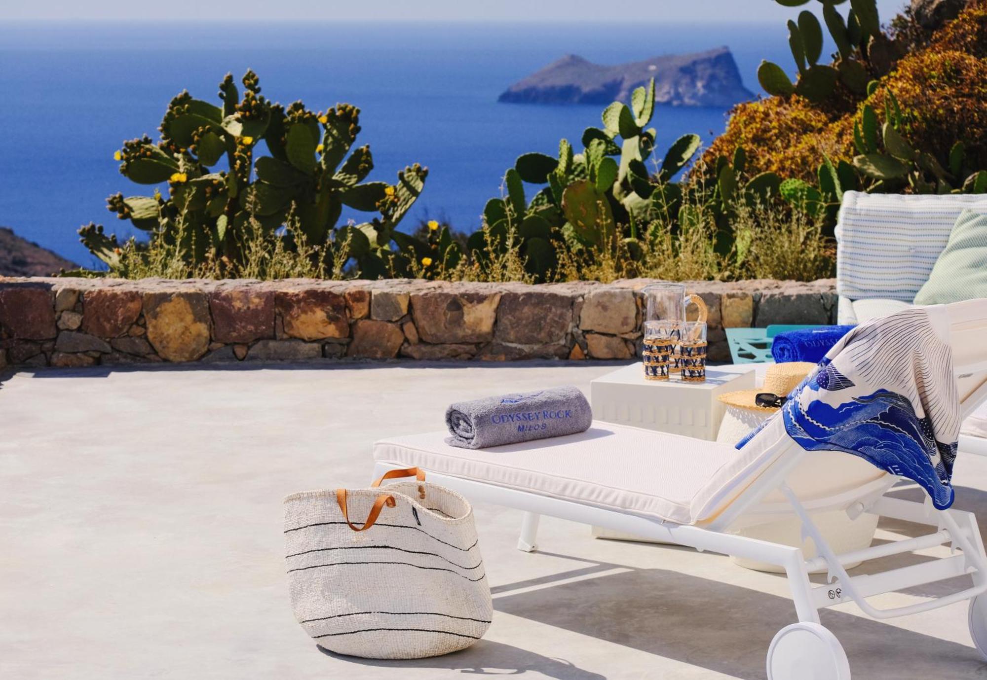 Odyssey Rock Milos Sunset Suites Plaka  客房 照片